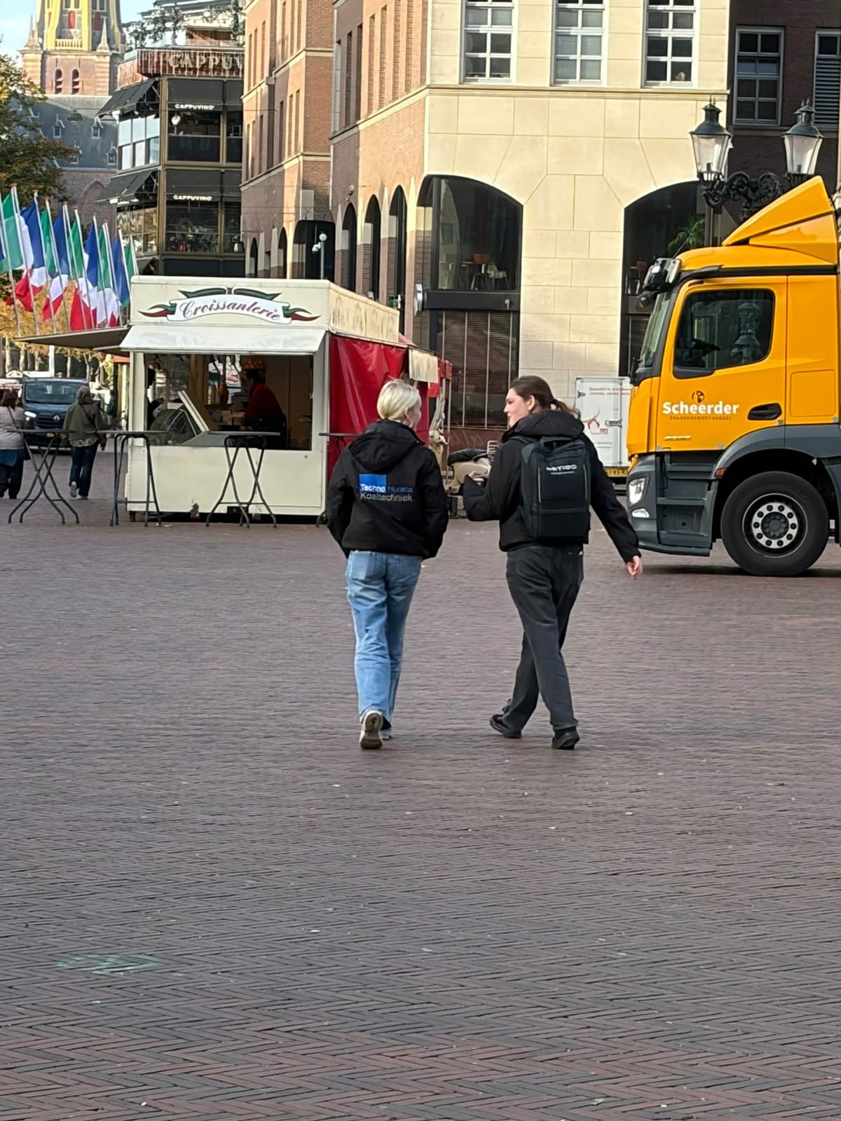 Het Techno Horeca promotieteam onderweg in de binnenstad van Groningen